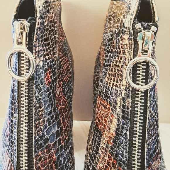 Katy Perry "The Uplift Bootie" Snake Print Ankle Boots - Size 9 NWOB - Picture 6 of 8